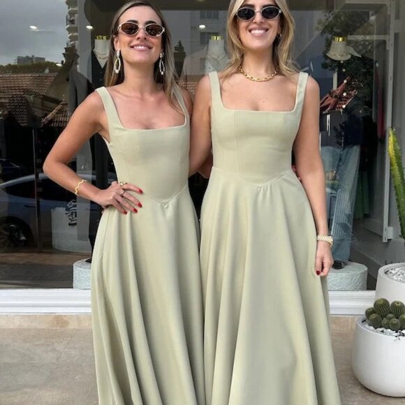 Sofia Classy Midi Dress - Picture 4 of 5